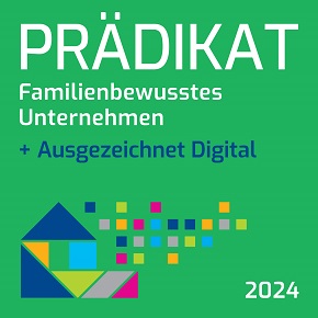 Schriftzug "Prädikat Familienbewusstes Unternehmen +Auszeichnung digital auf grünem Hindergrund mit bunten geometrischen Formen